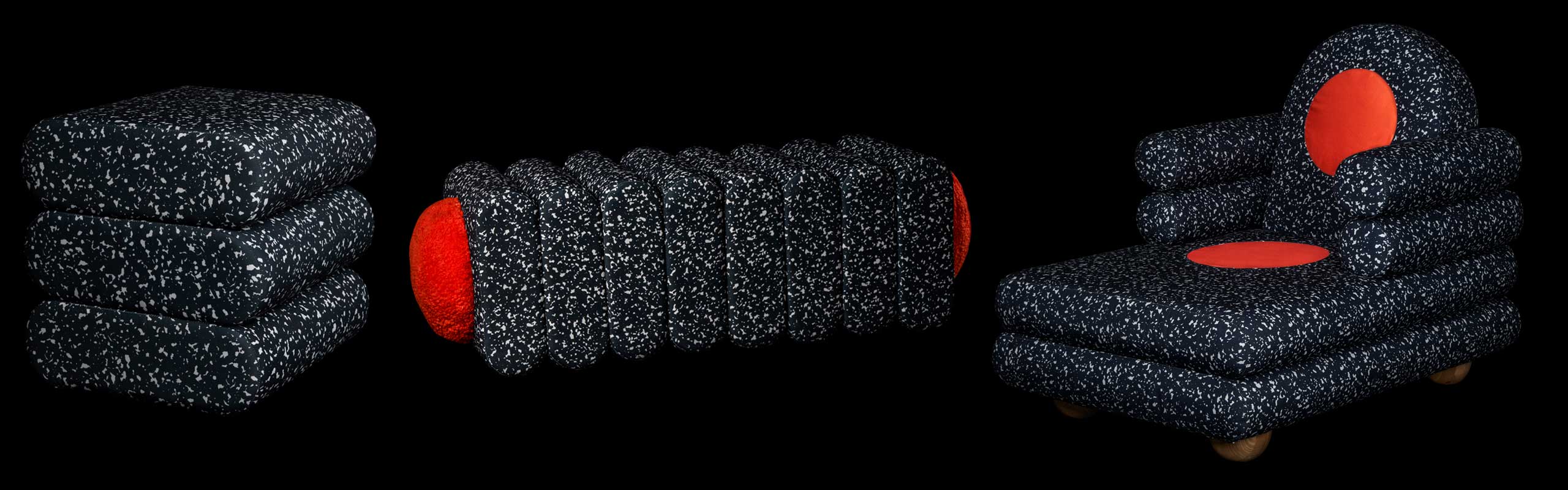 검정색 소파 3개