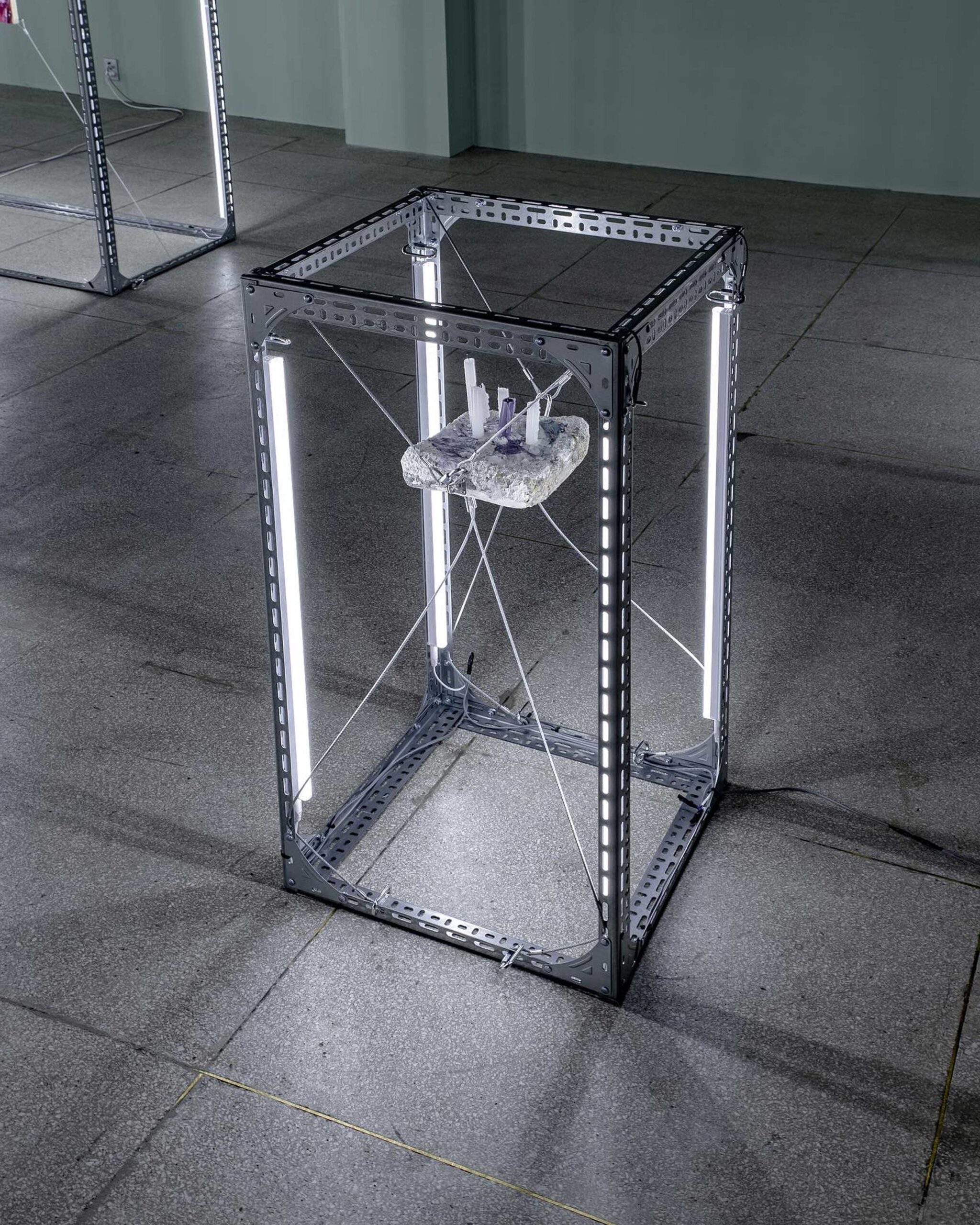 허수연,HuhSuyon, A-Very-Merry-Unbirthday-scaled