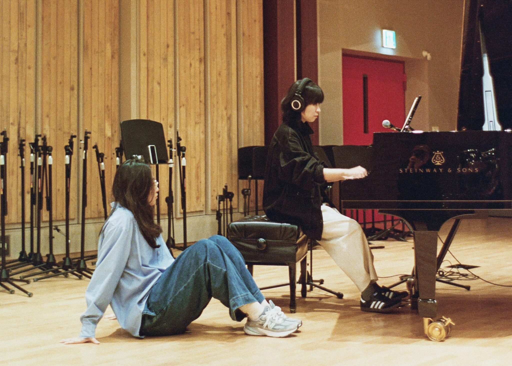 13, 피스오브서울, 강아솔, 아무도-없는-곳에서-모두가-있는-곳으로