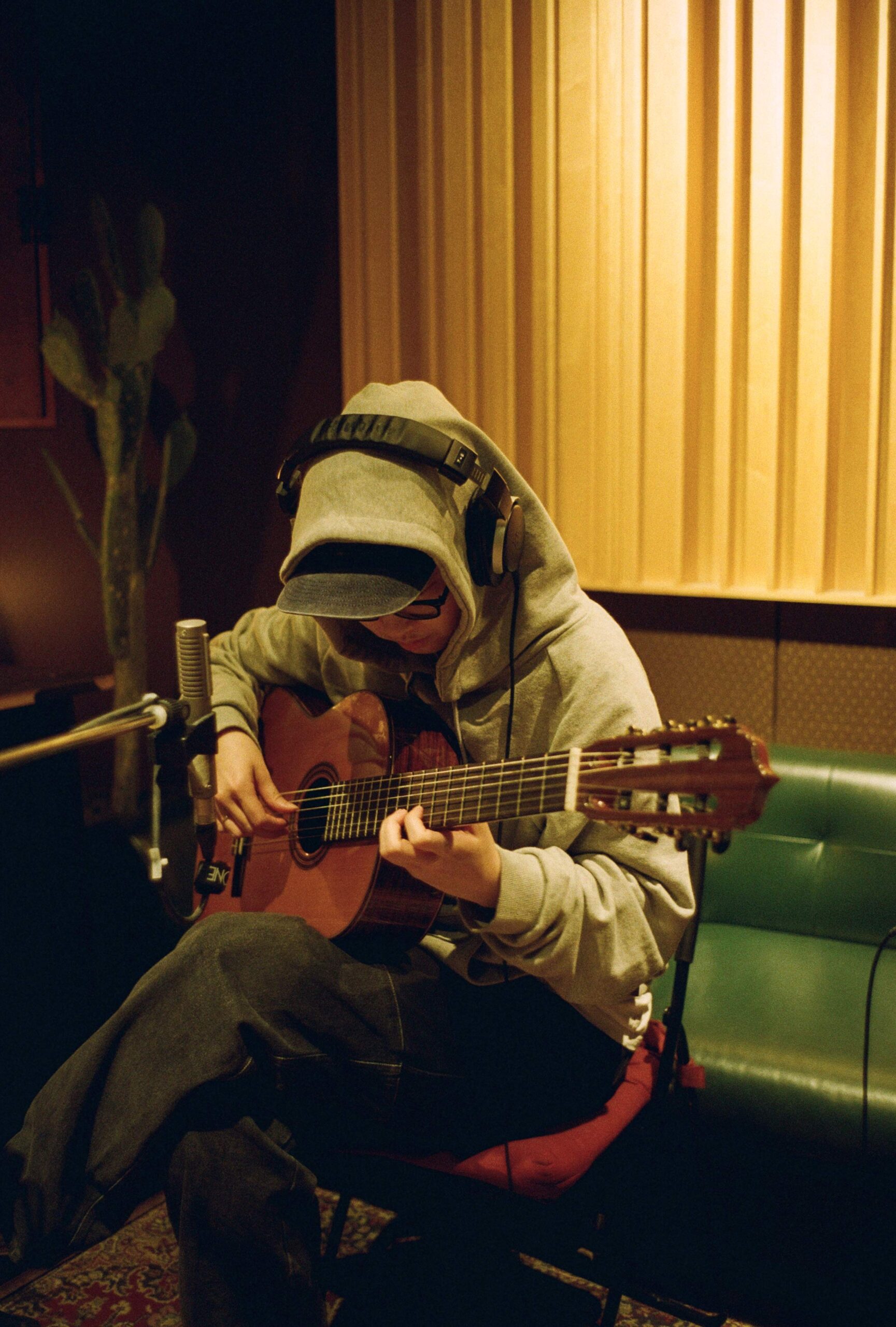 16, 피스오브서울, 강아솔, 아무도-없는-곳에서-모두가-있는-곳으로