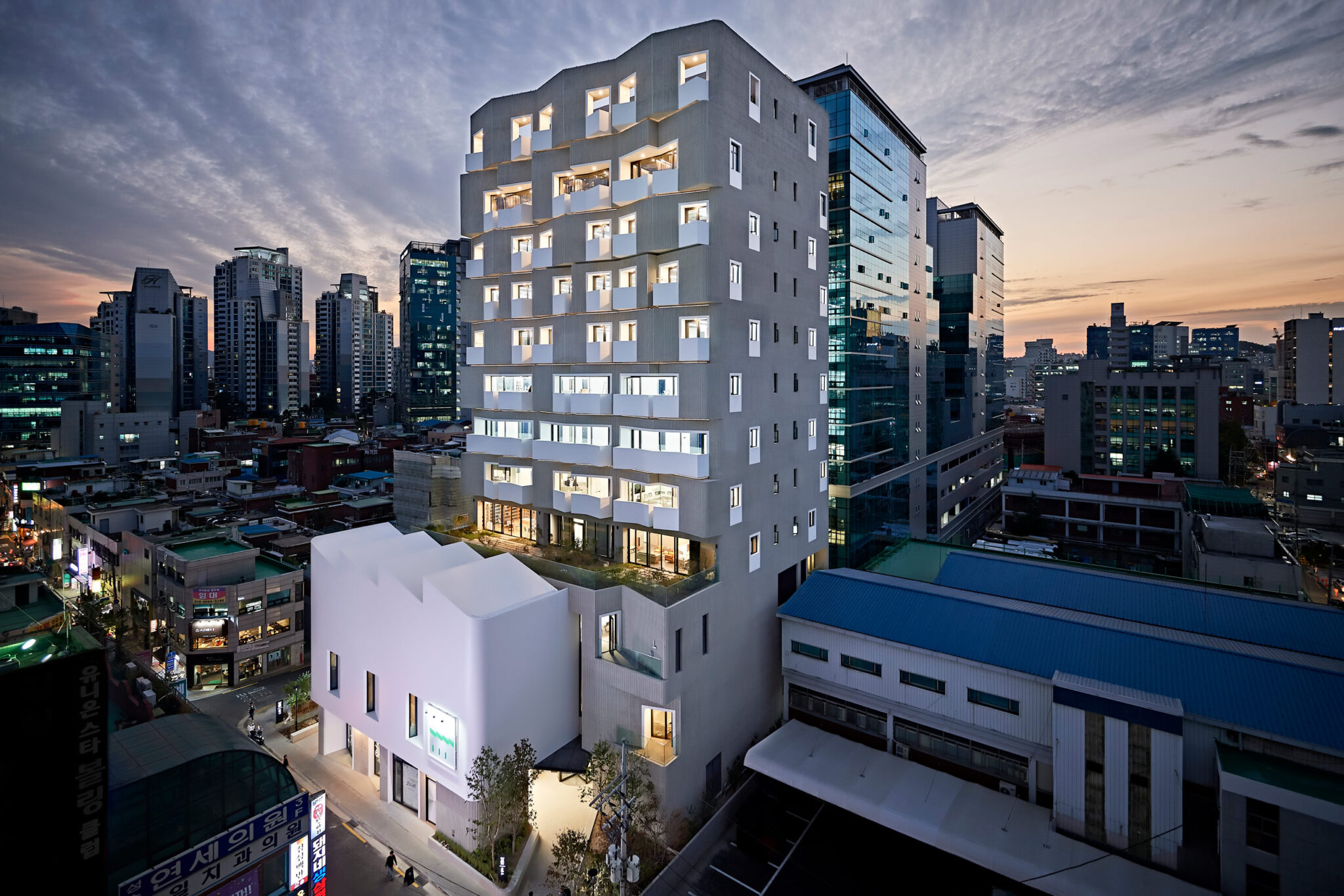 우란문화재단외관사진