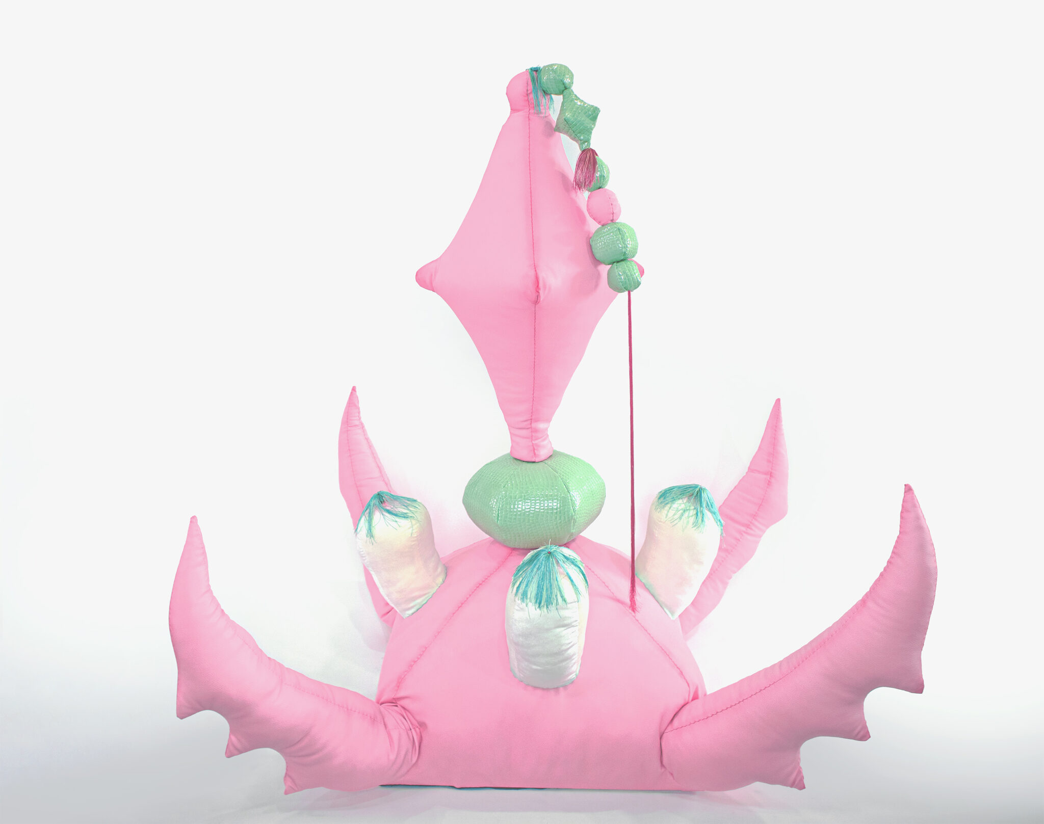 Pacifier_천, 인조가죽, 실, 솜_120x120x144(h)cm_2023 복사