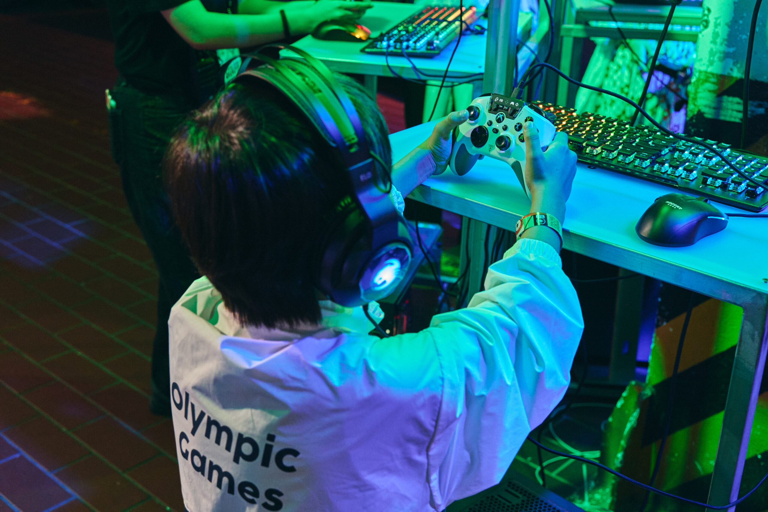 웁OOP & 악수AXOO_12