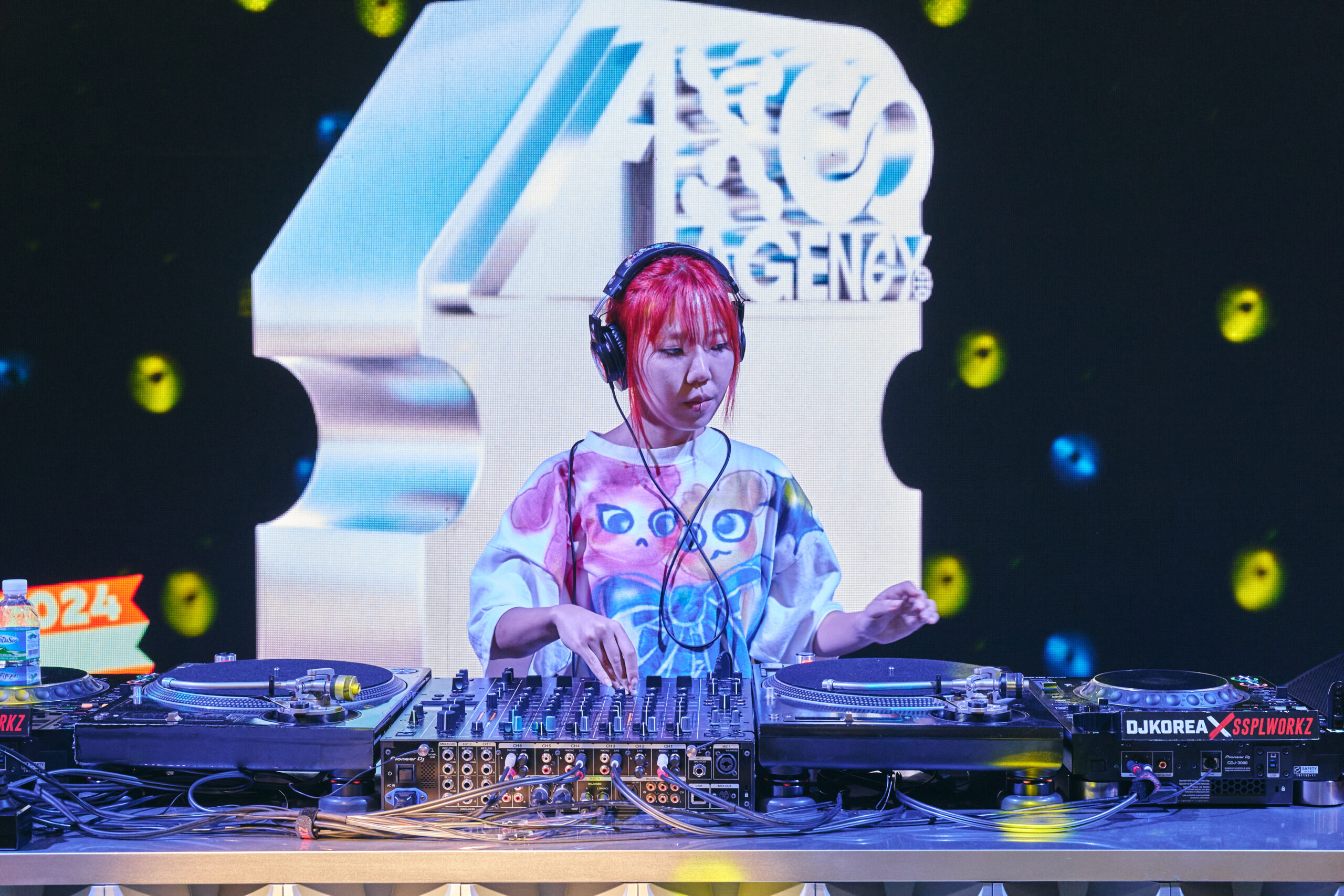 웁OOP & 악수AXOO_16